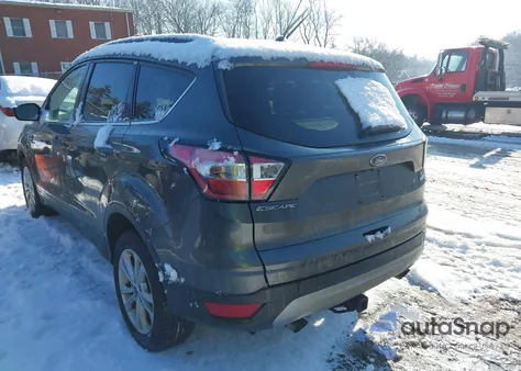 2018 Ford Escape Se z USA, uszkodzony, nr VIN 1FMCU9GD6JUD06401